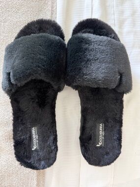 Women's Black Plush Slide Slippers